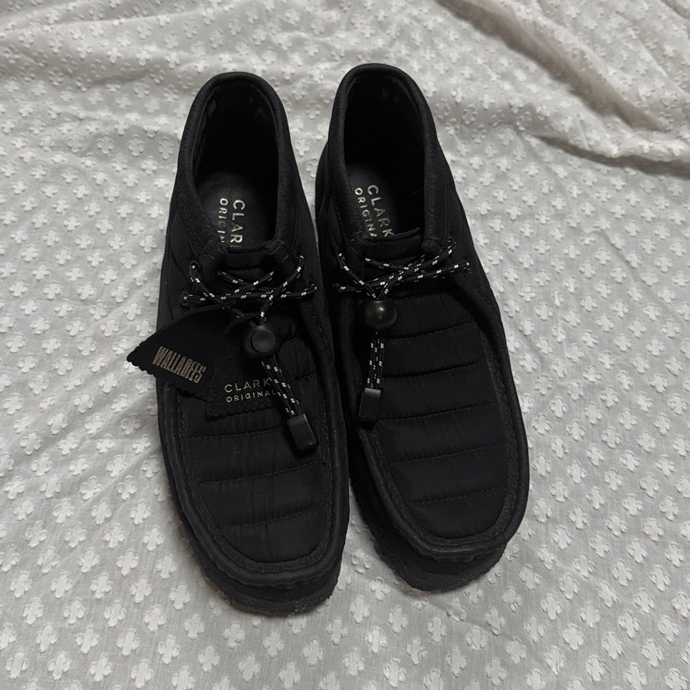 Clarks Wallabee Black Quilted Boots size 10 - Picture 8 of 13